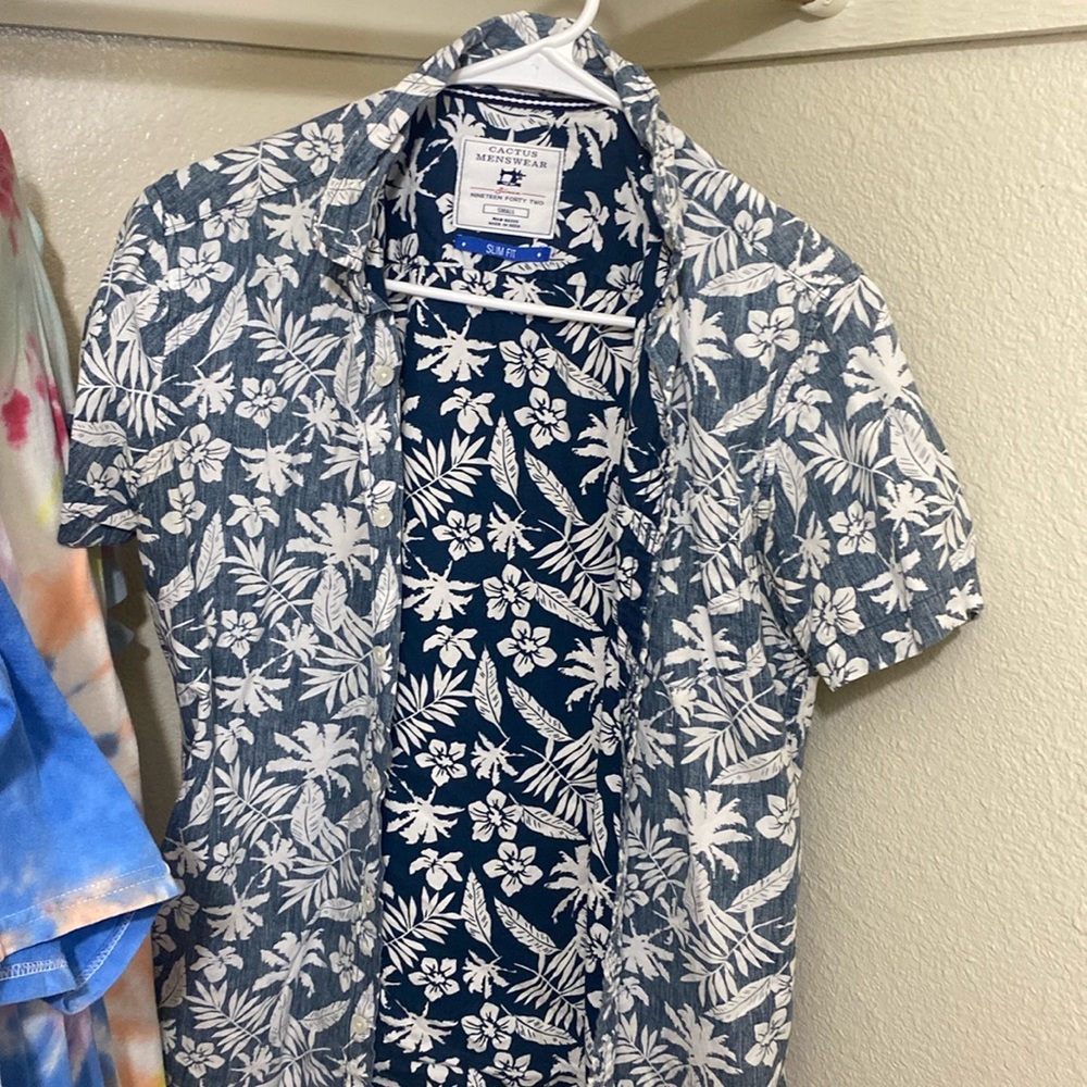 Cactus Menswear button down shirt “S”